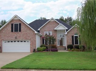 970 S Ridge Trl, Clarksville, TN 37043