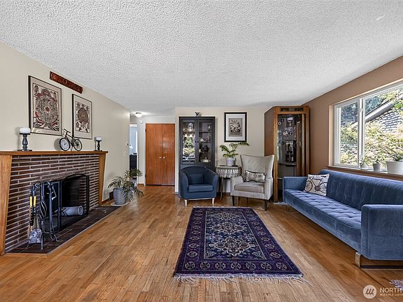 3rd image of 9219 26th Avenue SW