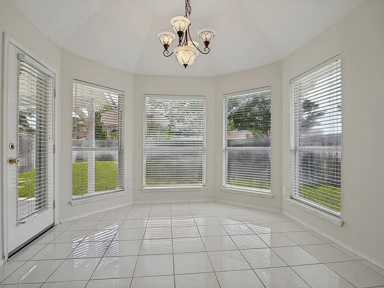 308 Sycamore Dr — Photo 12