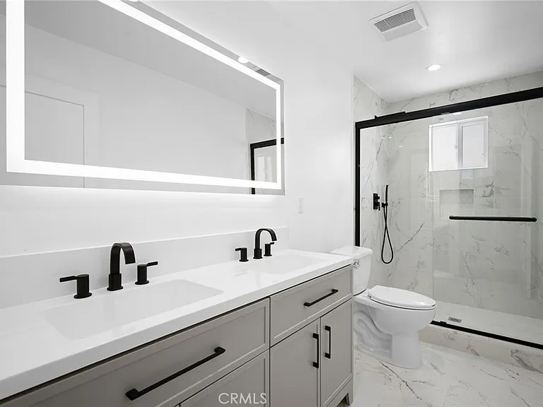 7247 Cleon Ave — Photo 12