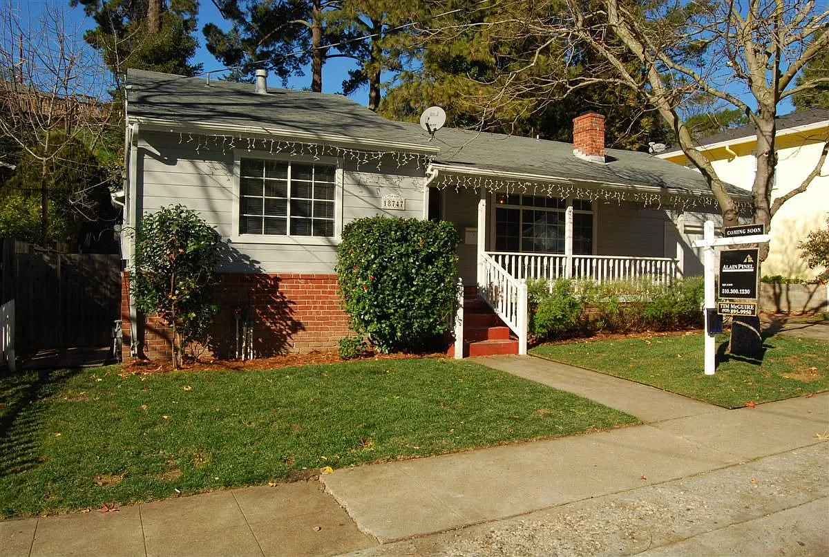 18747 Sandy Rd photo 1