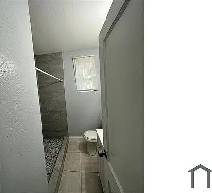 239 Claude St — Photo 7