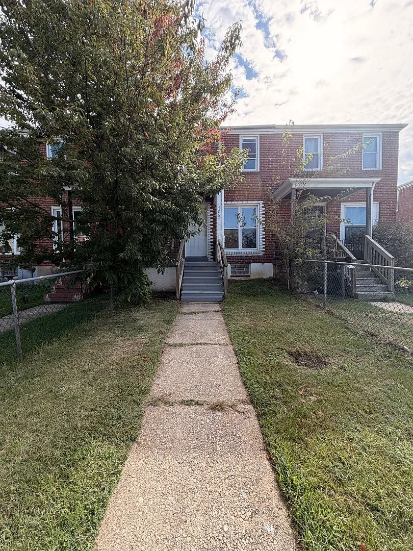 Townhouse In Dundalk For Rent — Photo 1
