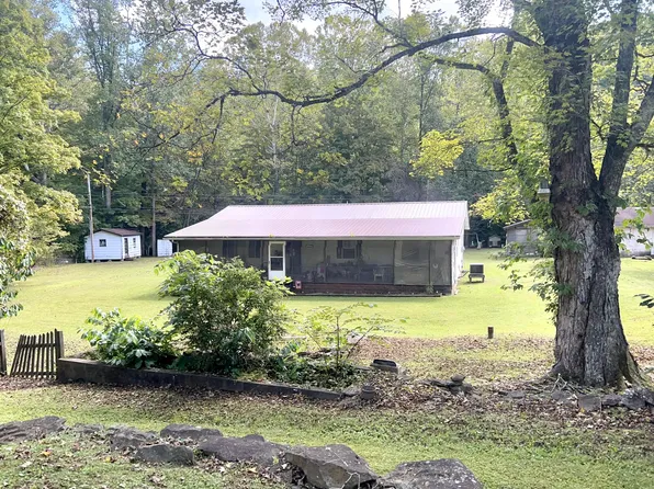 7905 Turnpike Rd, Summersville, WV 26651