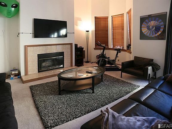 5th image of 1626 Lombard St APT 2A