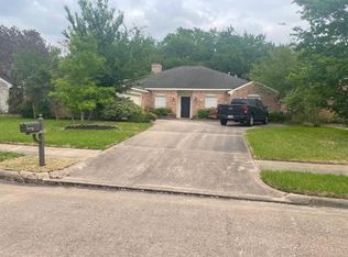 10723 Valley Hills Dr, Houston, TX 77071