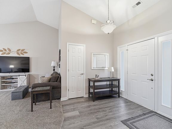 4th image of 5408 Goldersgreen Dr