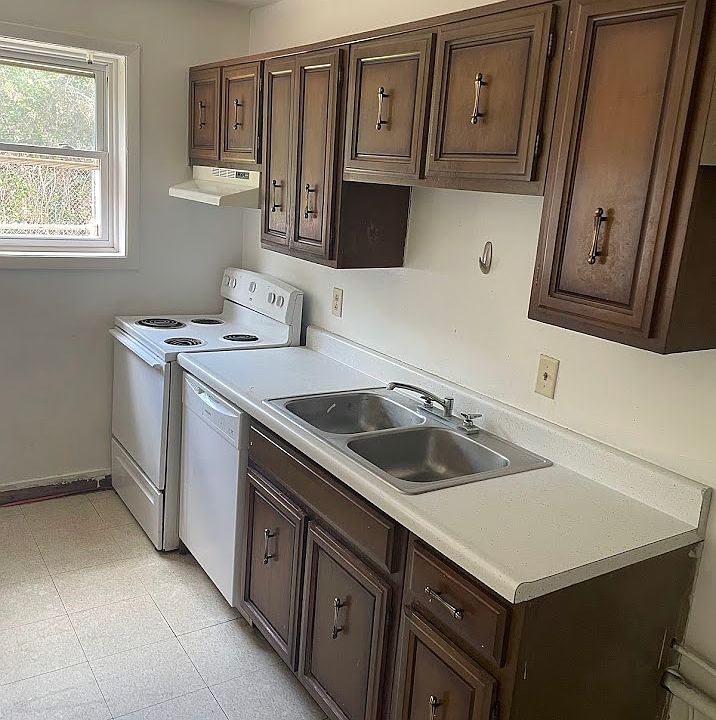 2nd image of 2503 Redwood Ct #1-2