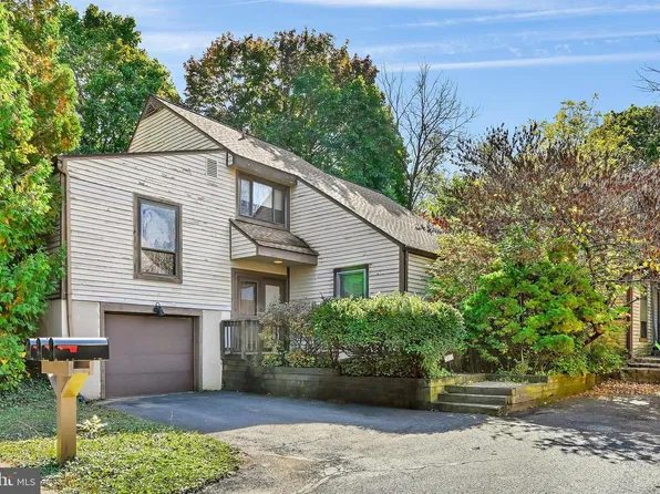 2802 Westgate Dr, Easton, PA 18040
