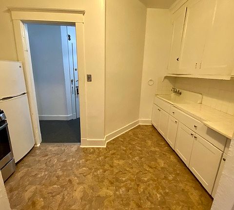 5th image of 1256 N Clarkson St #1