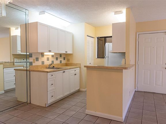 4th image of 588 Trace Cir APT 106