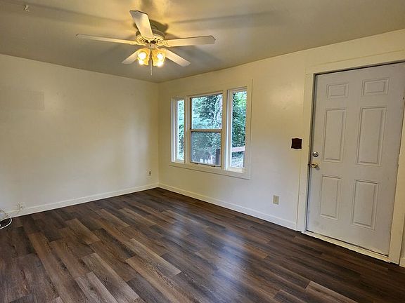 2nd image of 1106 Rixon St #1/2