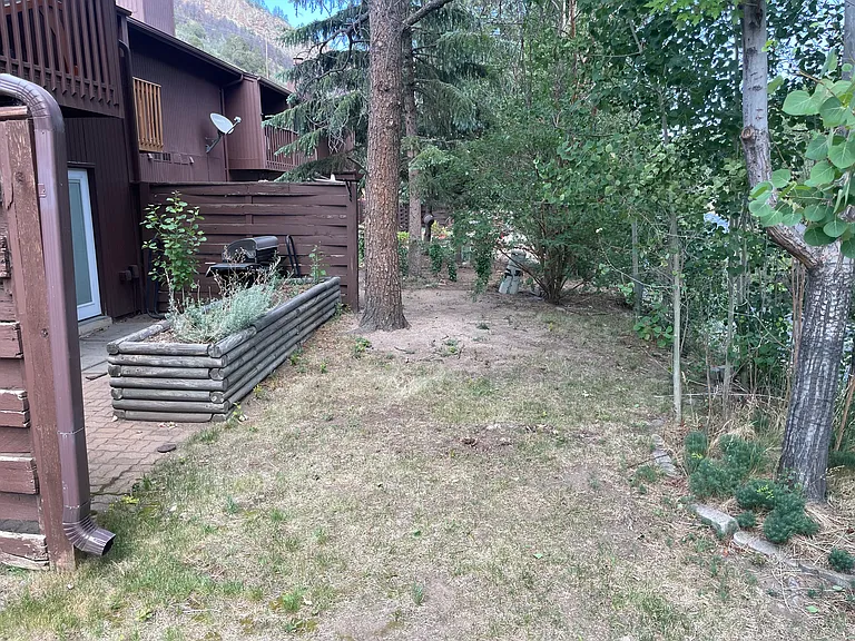 2907 Riverside Dr — Photo 12