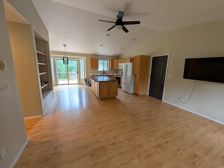 33525 Westview Dr — Photo 2