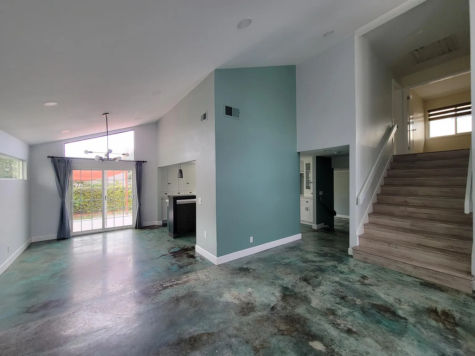 8 Hidalgo — Photo 4