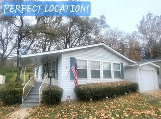 240 Parkwood Rd #41, Elgin, IL 60123