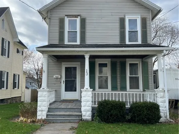 13 Pleasant St, Auburn, NY 13021