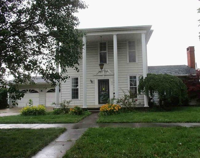 1st image of 200 W Weller St