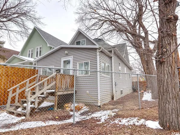 1879 St John STREET, Regina, SK S4P 1S2