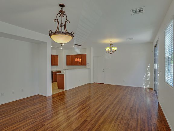 5th image of 10823 Mason Hill Ave
