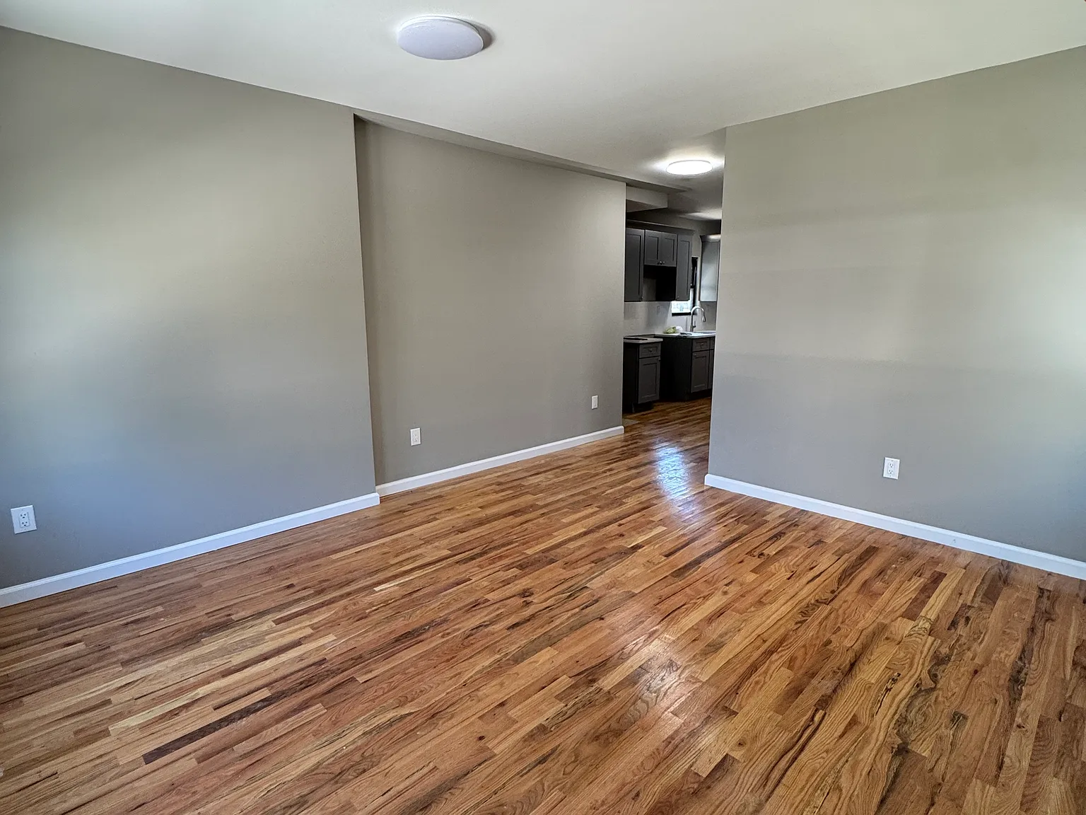 3 bed, $3,811 — Photo 3