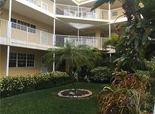 462 Golden Isles Dr APT 103, Hallandale, FL 33009