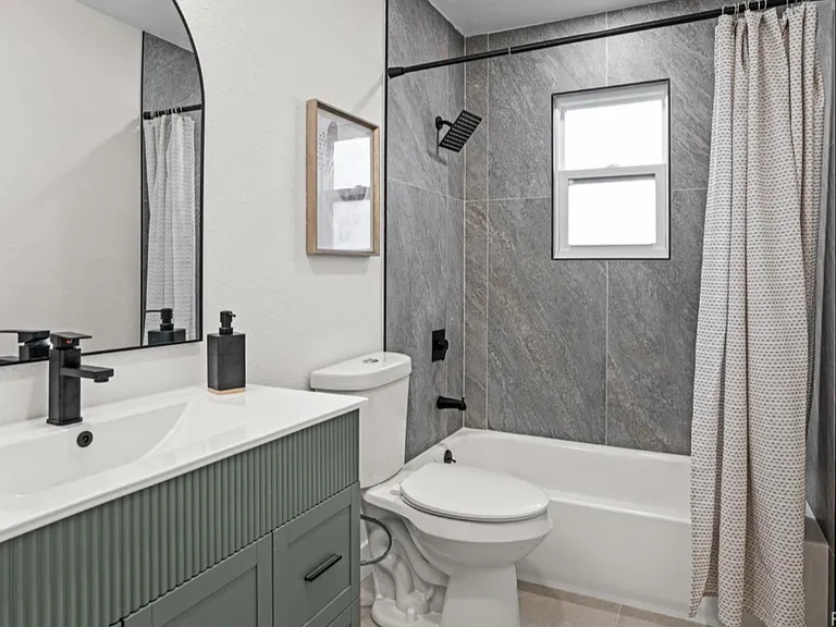 922 Park View St — Photo 12