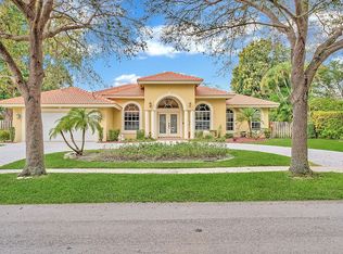 637 N Bel Air Dr, Plantation, FL 33317