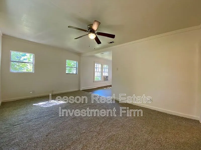 2 bed, 1.0 bath, 1120 sqft, $750 — Photo 2