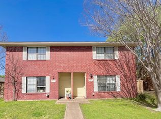 1814 Woodsman Dr #B, College Station, TX 77840
