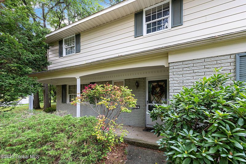 5th image of 76 Blue Spruce Lane