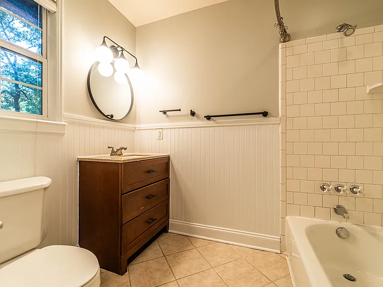 Full bath for the primary bedroom.