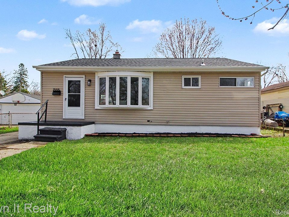 1st image of 1555 Levona St