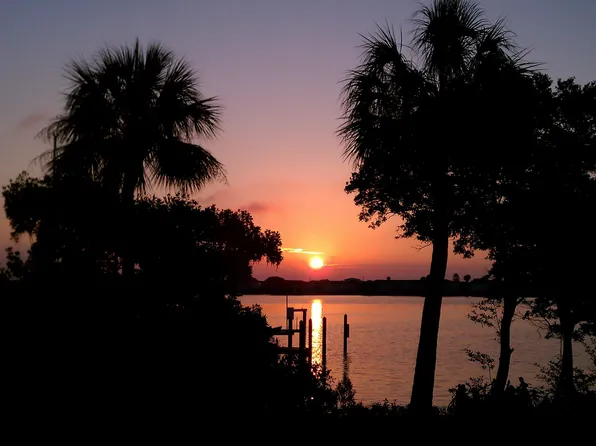 24 Mangrove Point, Saint Petersburg, FL 33705