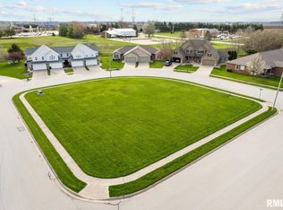 Robin Ave, Morton, IL