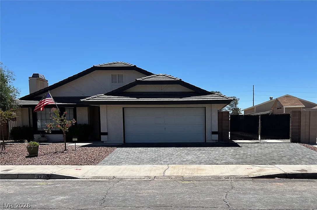 4 bed, 2.0 bath, 1880 sqft, $2,395 — Photo 1