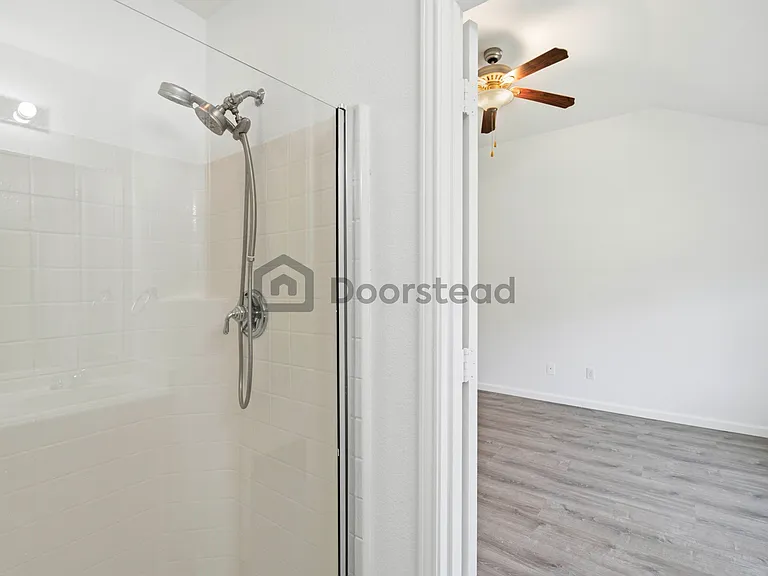108 Cherokee Dr — Photo 32