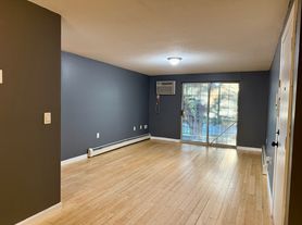 137 Pine St, Lowell, MA