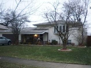 739 N Wheeler St, Griffith, IN 46319