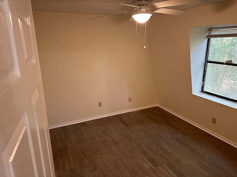 2300 Rusty Ln — Photo 11