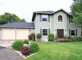 166 NW Sunday Dr, Grants Pass, OR
