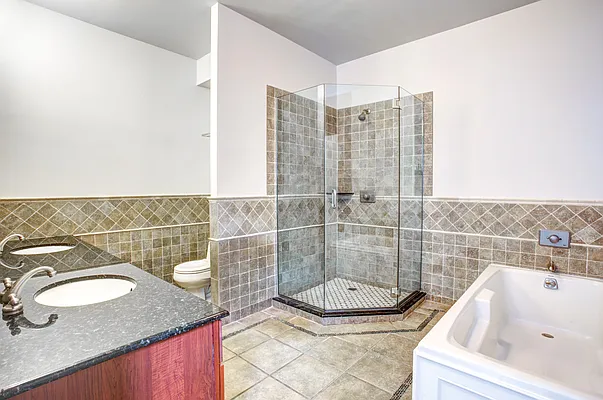 Sold by Digs Realty Group | media 6