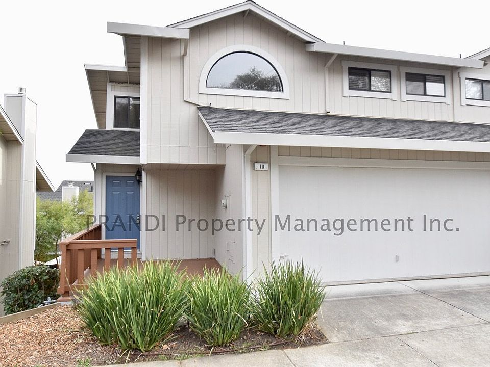 1st image of 10 Birchwood Dr