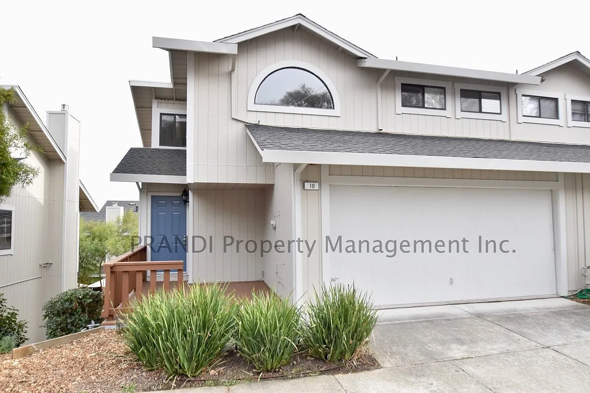10 Birchwood Dr photo 1