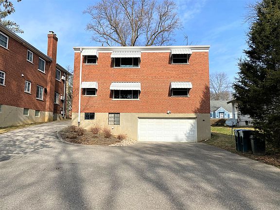 3rd image of 6241 Benneville St Floor 1