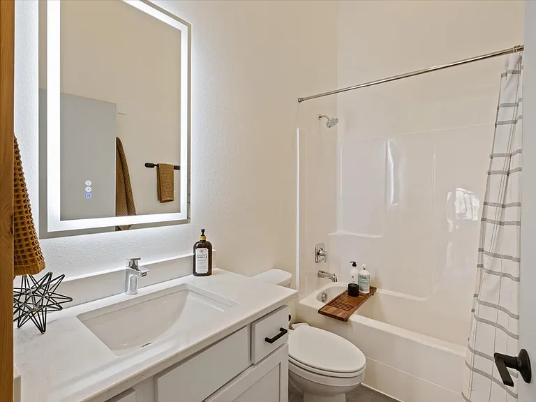 617 S Adams St #7 — Photo 13
