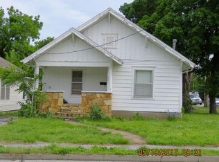 803 Cedar St, Carthage, MO 64836