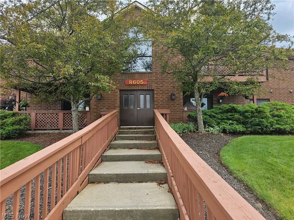 8605 Scenicview Dr APT 203, Broadview Heights, OH 44147