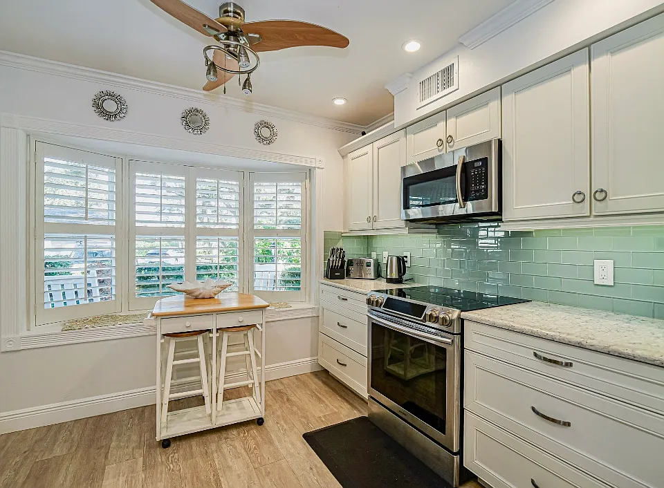 Photo 2 of 36 - 133 E Park Shores Cir #7E - Vero Beach, FL Building Photo - 133 E Park Shores Cir #7E