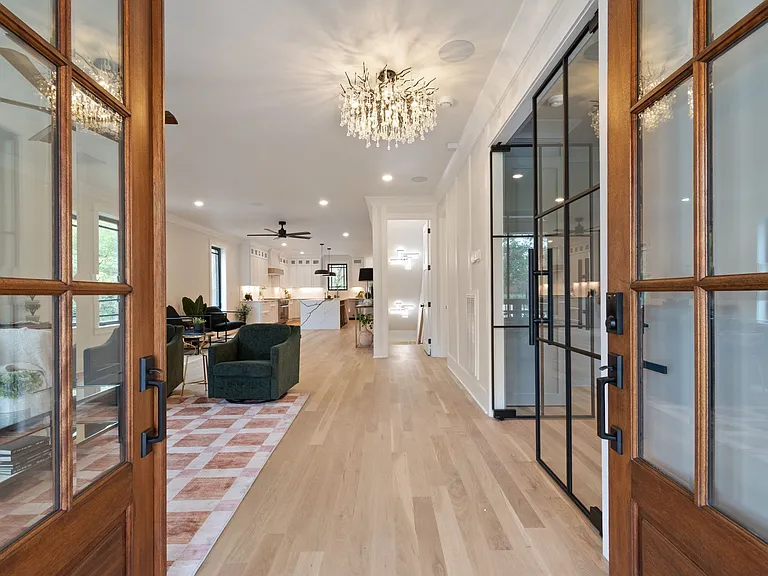 1240 Kenmore Pl — Photo 4